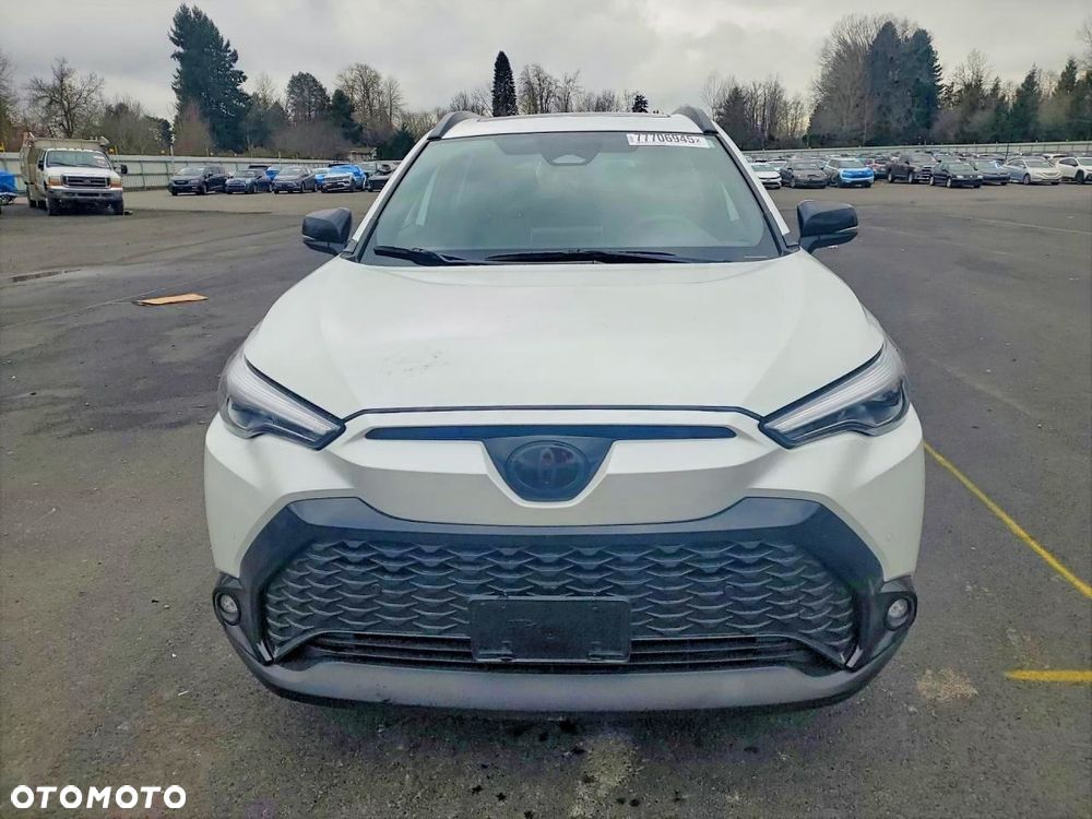 Toyota Corolla Cross - 2