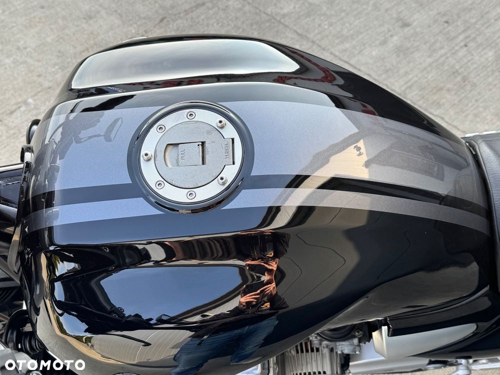Yamaha XJR - 11