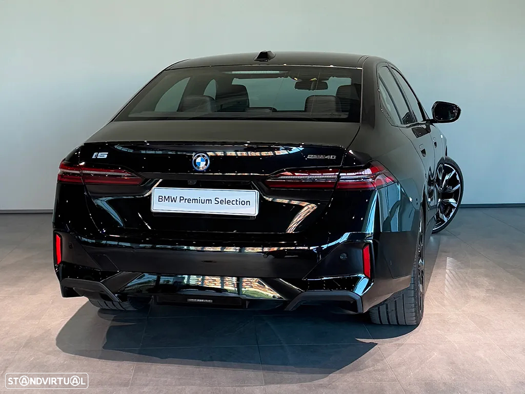 BMW i5 eDrive40 Pack Desportivo M - 4