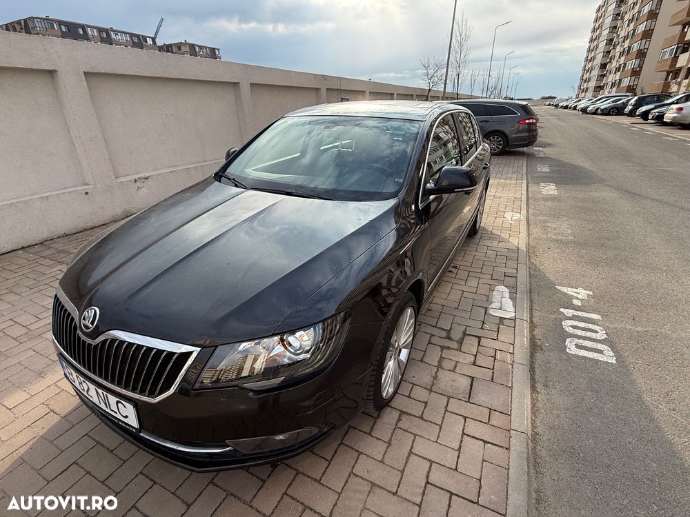 Skoda Superb 2.0 TDI Green tec DSG Elegance - 7