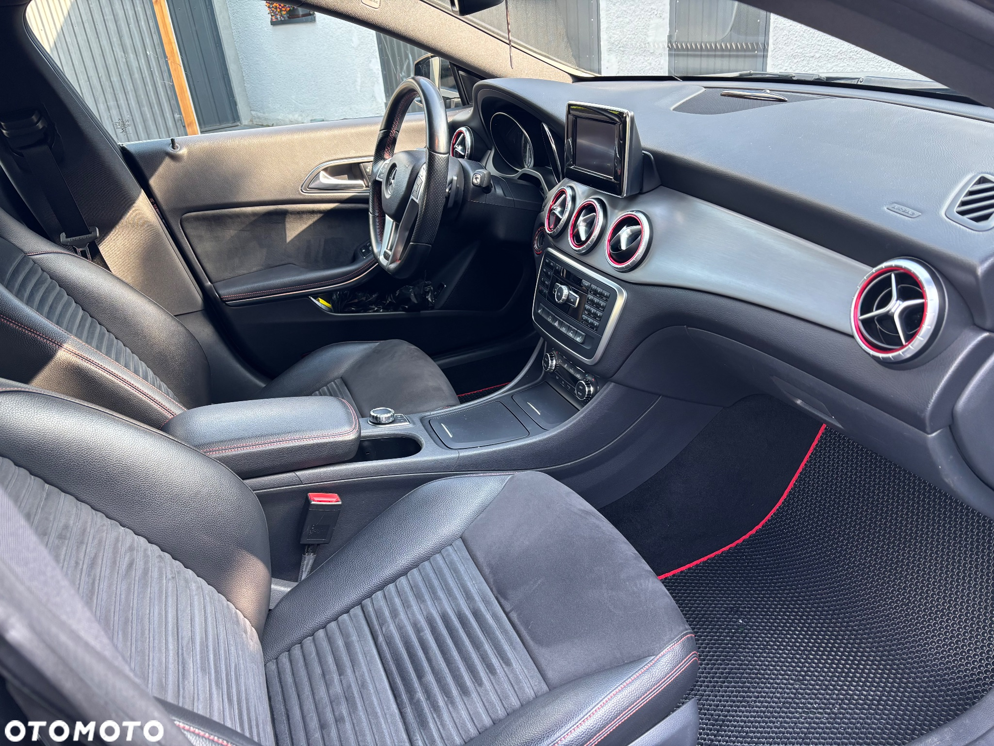 Mercedes-Benz CLA - 11
