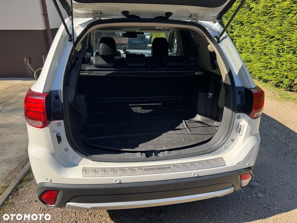 Mitsubishi Outlander 2.0 Intense + Navi 4WD CVT - 11