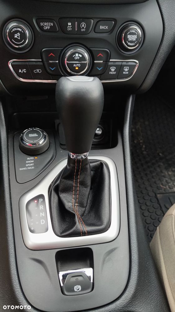 Jeep Cherokee 2.2 MJD Active Drive II Limited - 27