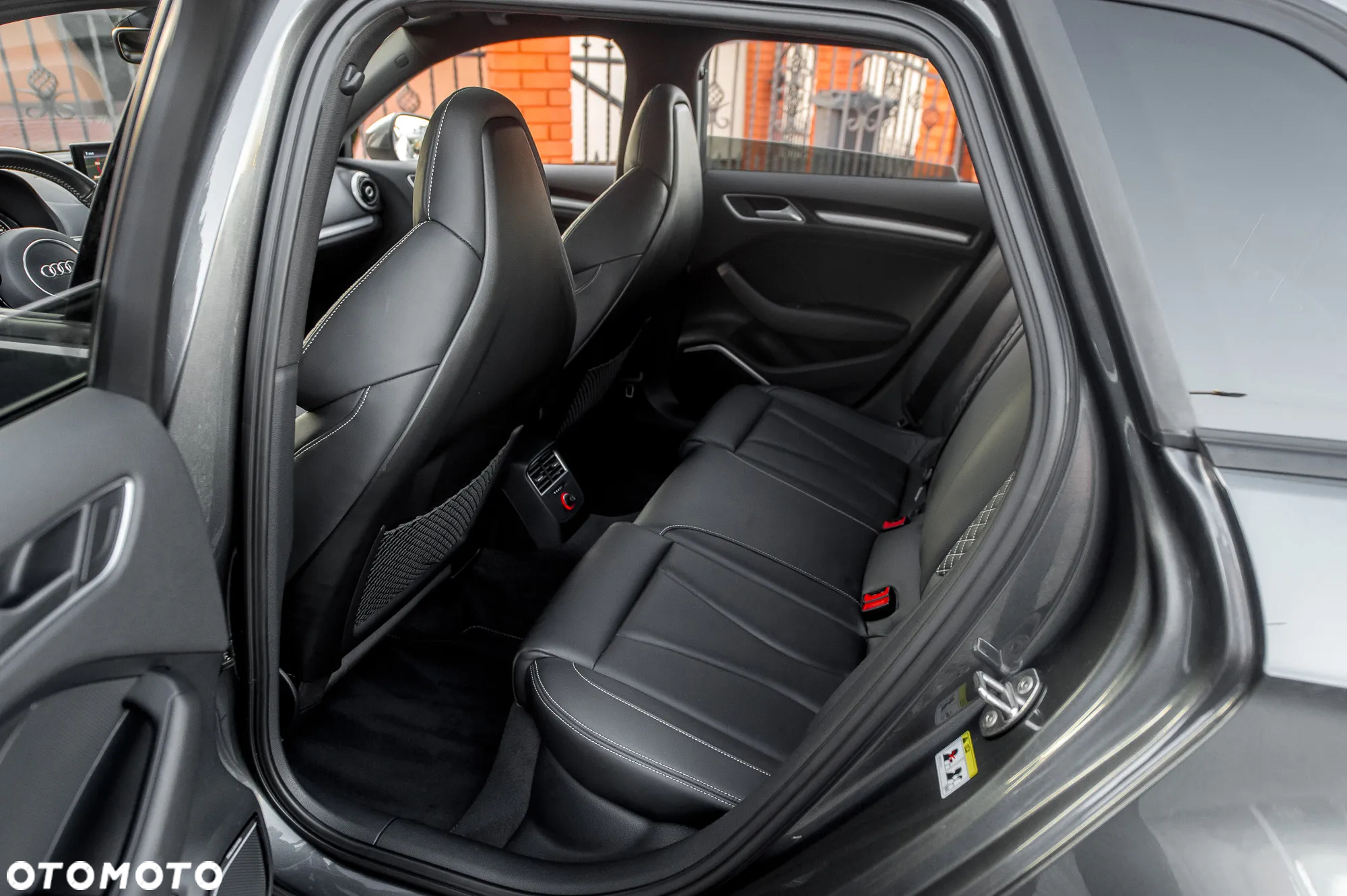 Audi A3 1.8 TFSI Sportback S line Sportpaket - 19