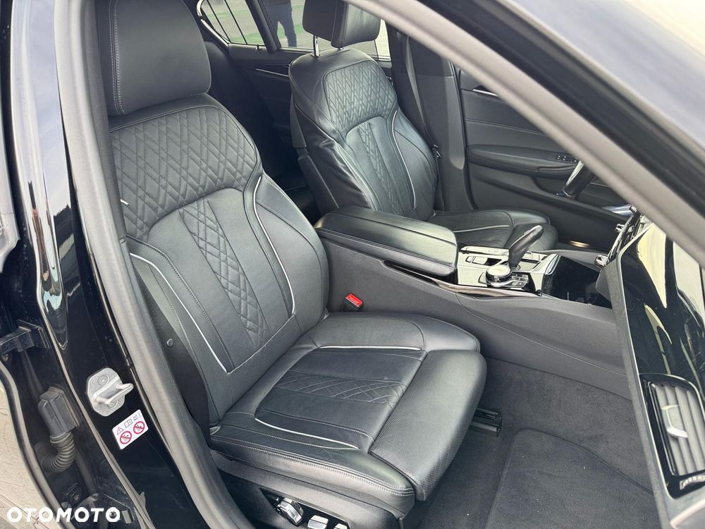 BMW Seria 5 530e xDrive M Sport sport - 15