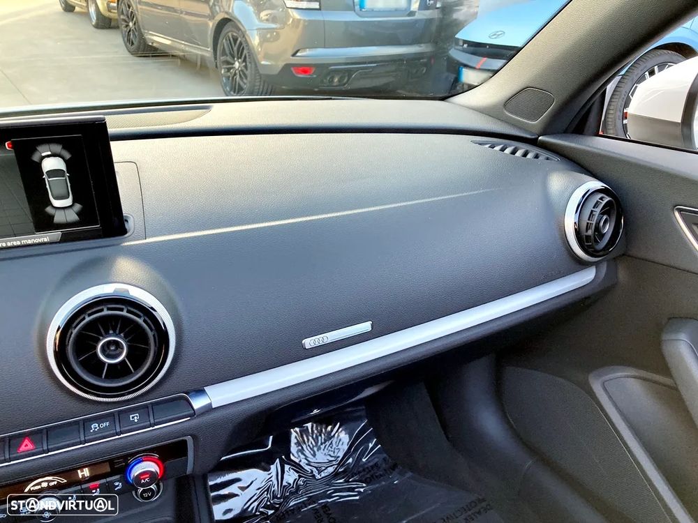 Audi A3 Cabrio 1.6 TDI (clean diesel) Attraction - 20