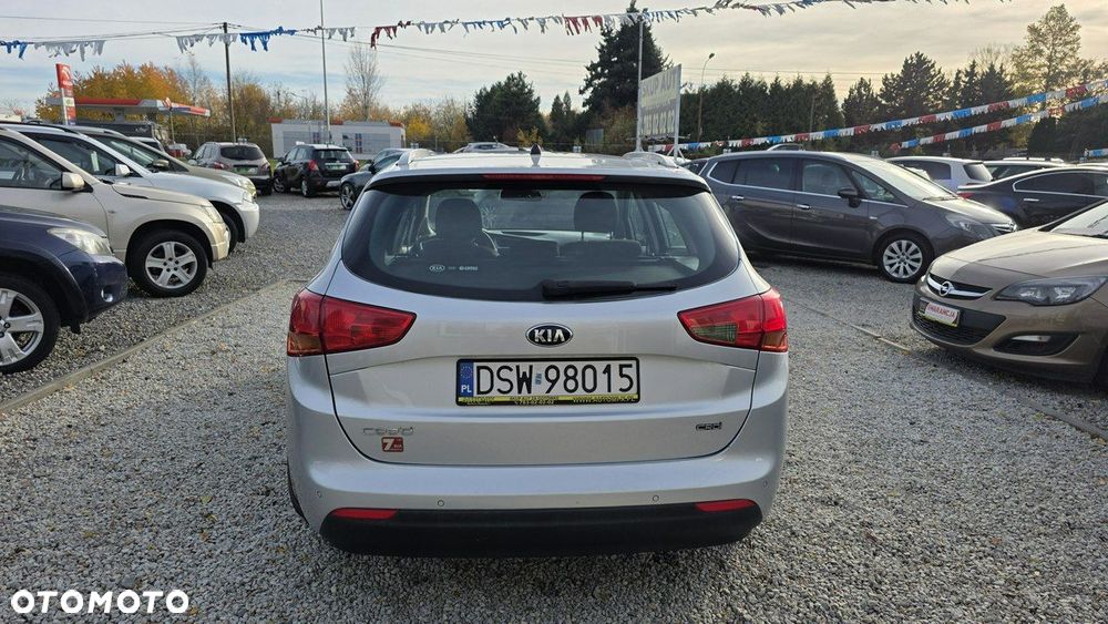Kia Ceed - 13