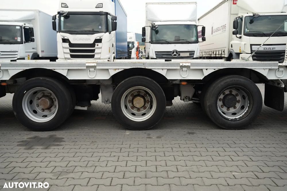 Altul REMORCA AUTO AMC CASTERA / ÎNCĂRCARE JOSĂ / 13,5 M / TABEL HIDRAULIC / TABELE HIDRAULICE / AX DE DIRECȚIE / TRONCIU - 32