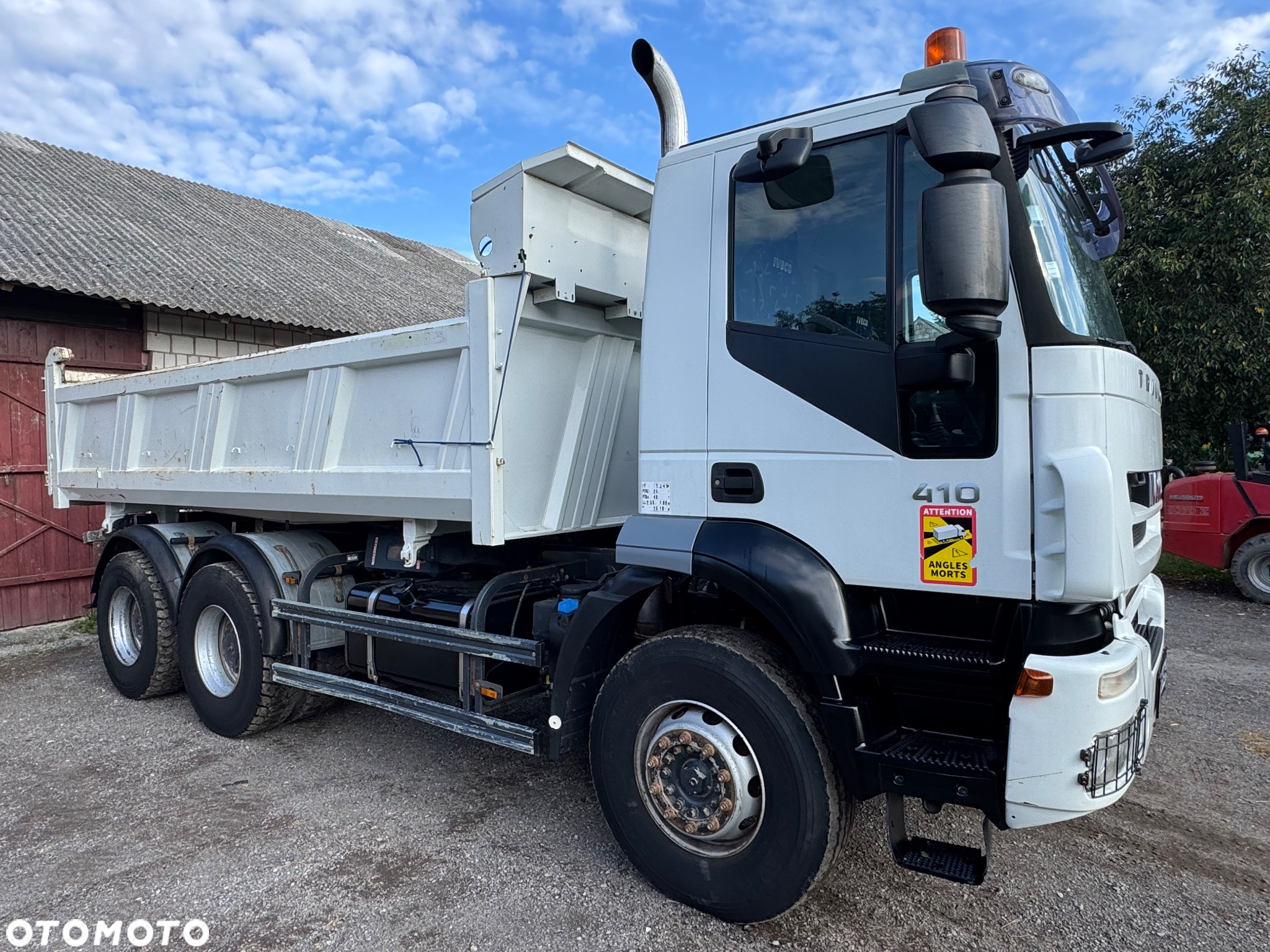 Iveco Trakker 6x4 wywrotka Super Stan - 16