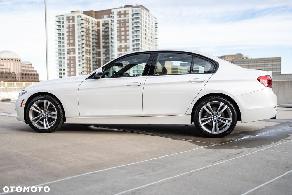 BMW Seria 3 ver-330i-edition-luxury-line-purity - 6