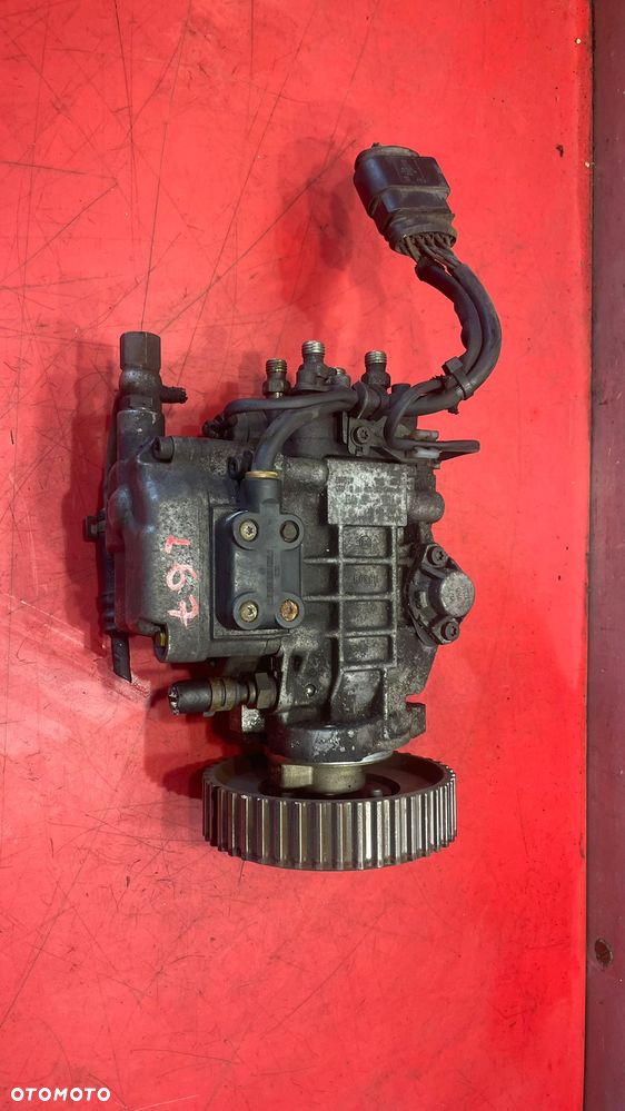 Pompa wtryskowa Volkswagen Golf IV 1.9TDI 038130107D - 5