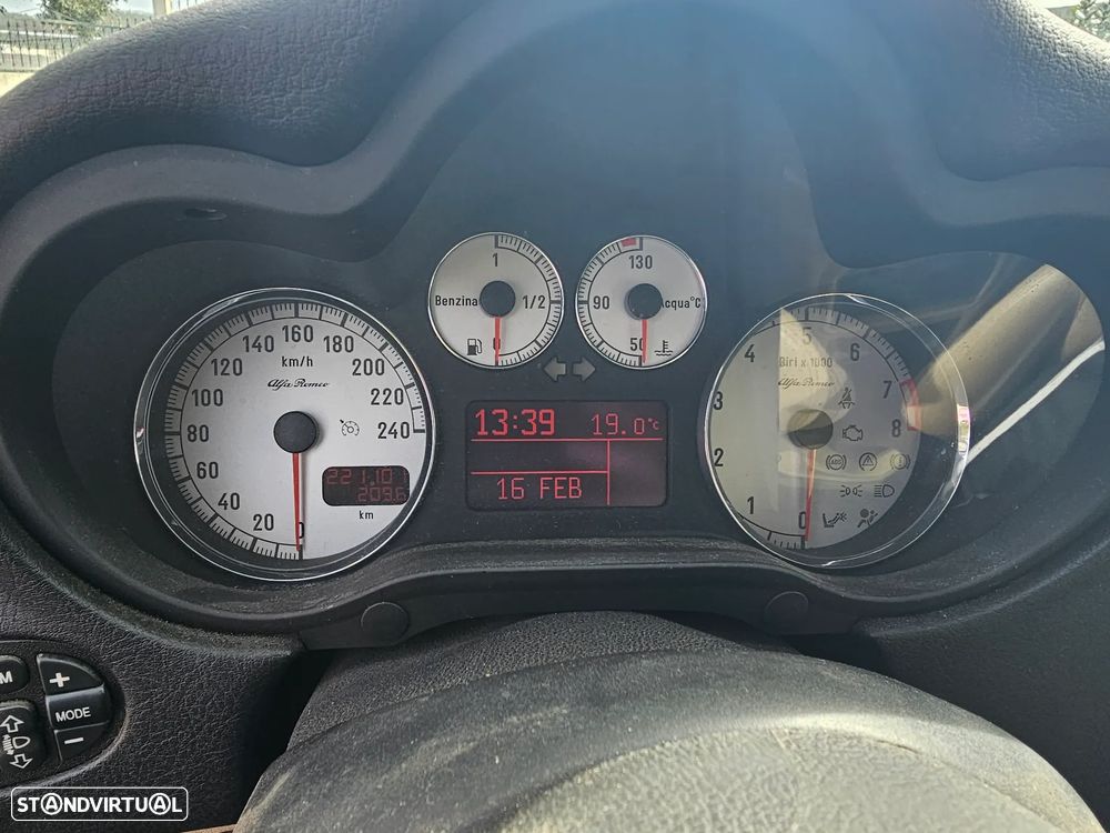 Alfa Romeo 147 1.6 TS Navigator - 12