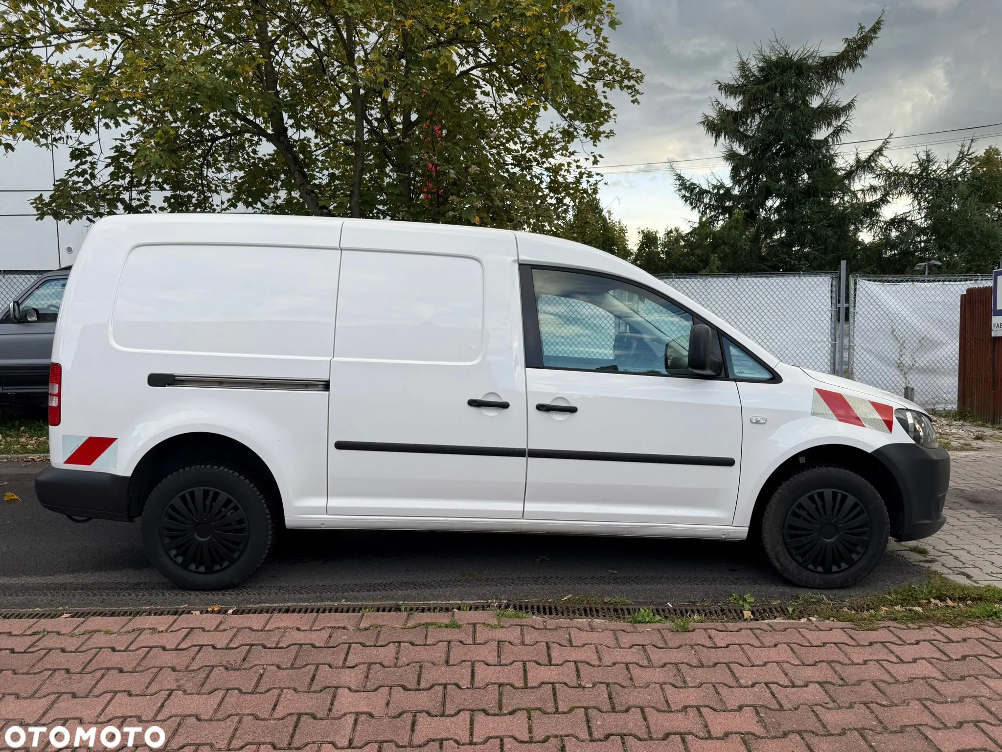 Volkswagen Caddy - 10