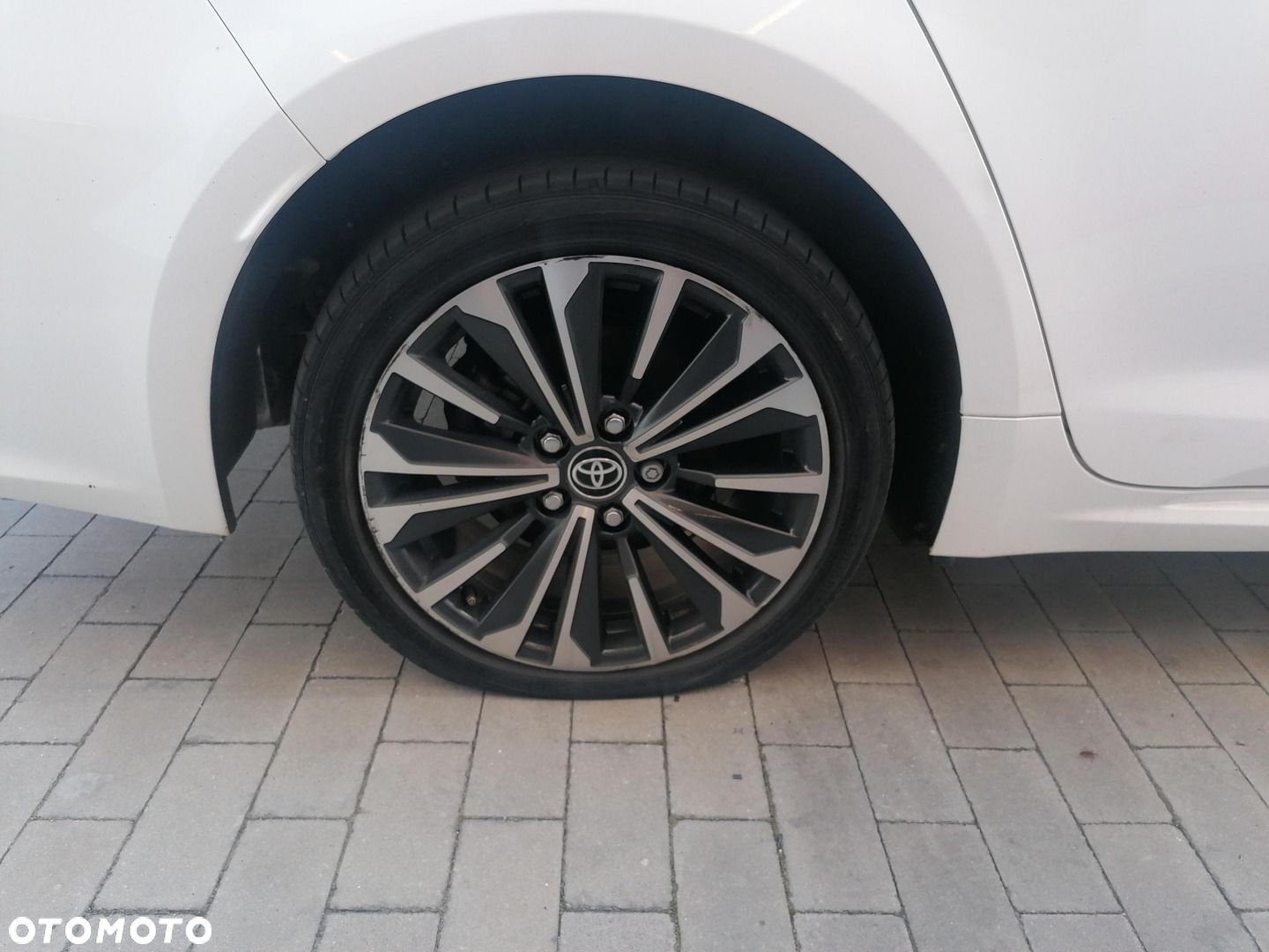 Toyota Corolla 1.8 Hybrid Style - 18