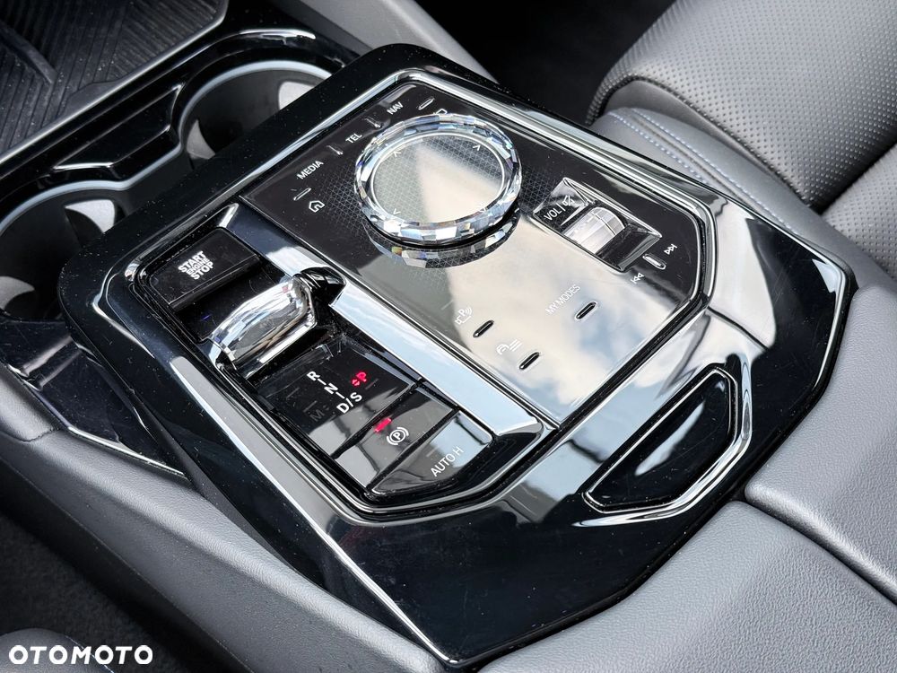 BMW Seria 5 520d xDrive - 25