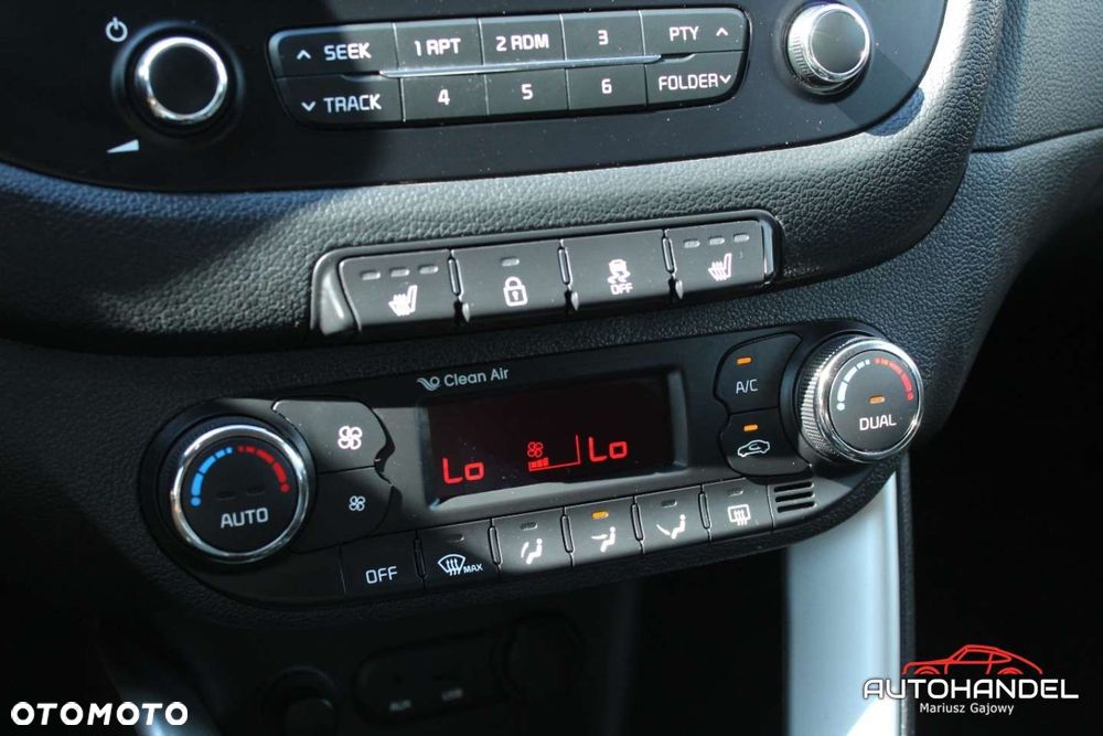 Kia Ceed - 13