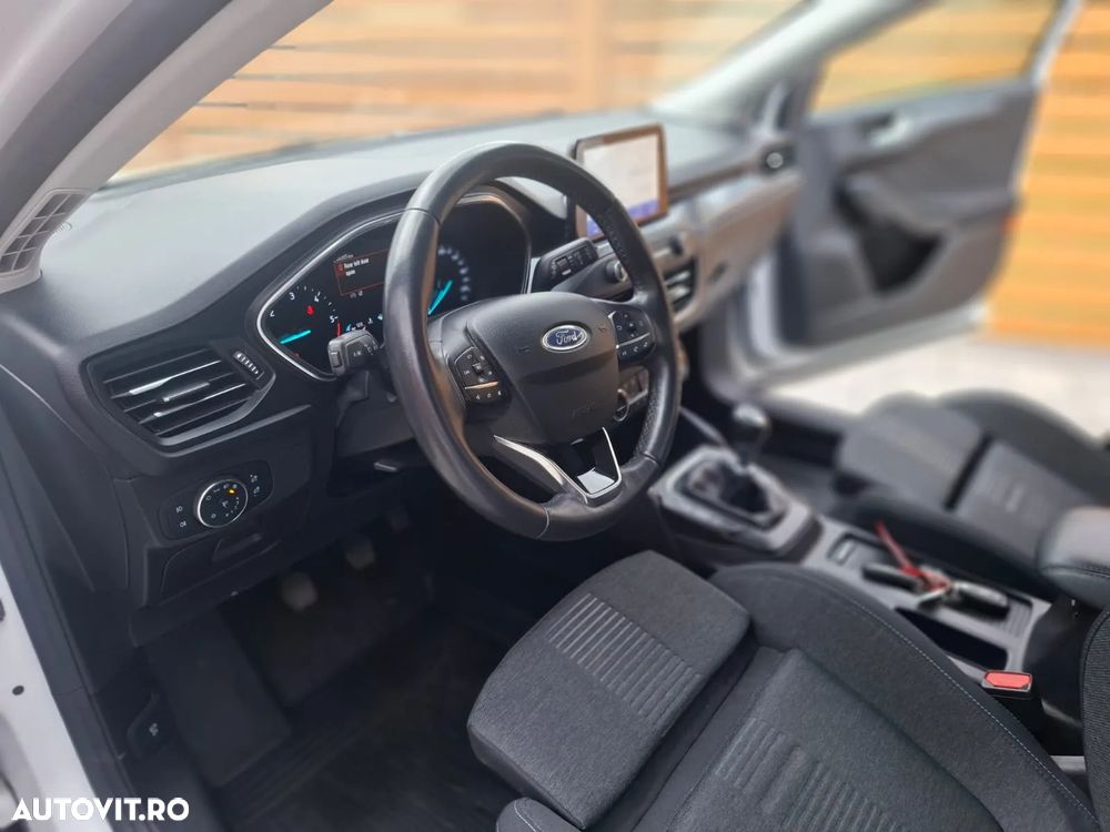 Ford Focus 2.0 EcoBlue Start-Stopp-System ACTIVE - 4