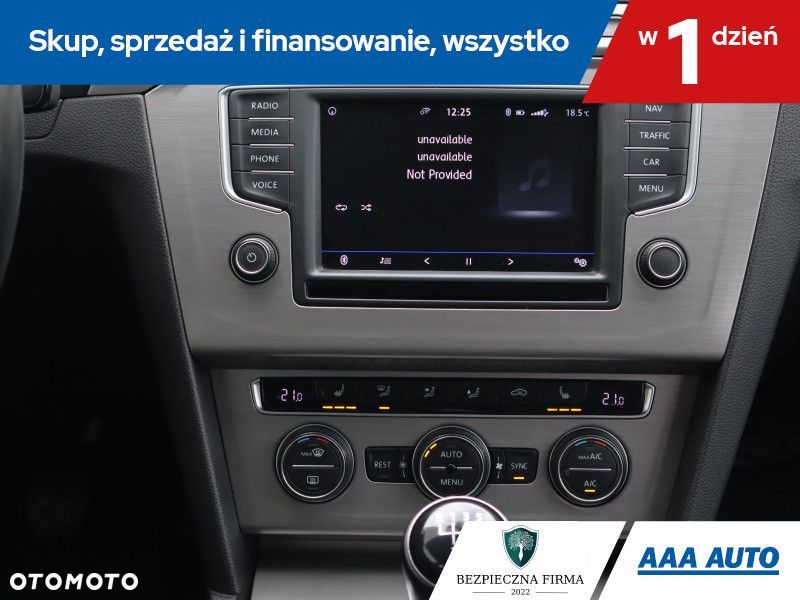 Volkswagen Passat - 17