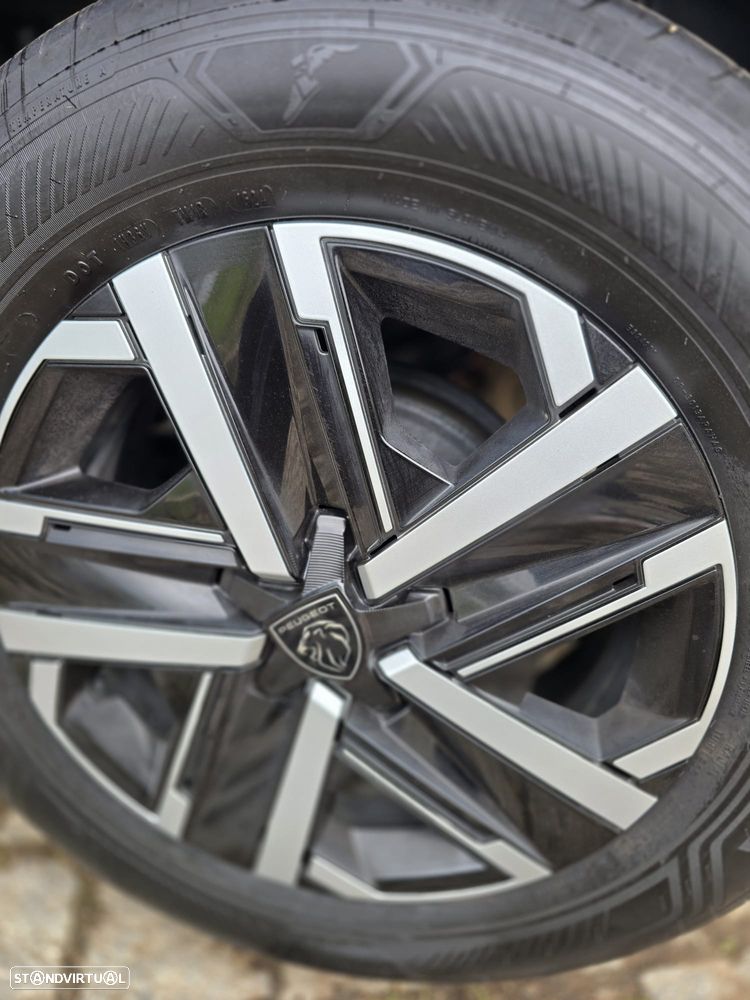 Peugeot 2008 1.2 PureTech Active - 19