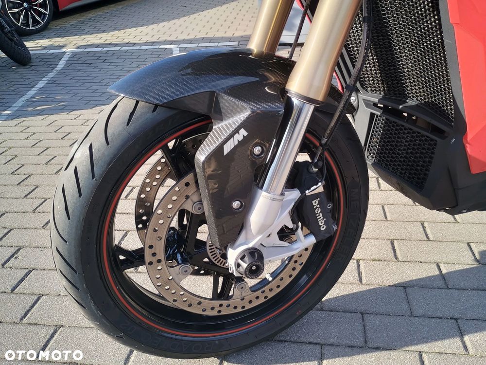 BMW XR - 19