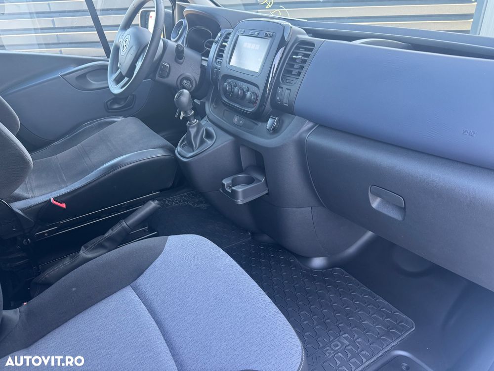 Opel Vivaro - 10