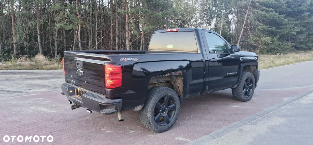 Chevrolet Silverado - 3