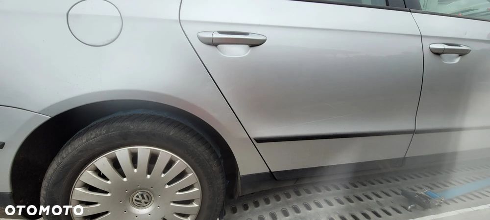 Volkswagen Passat 2.0 TDI Comfortline DSG - 13