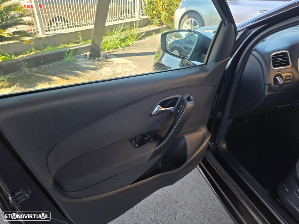 VW Polo 1.6 TDI Trendline Pack BlueMotion - 23