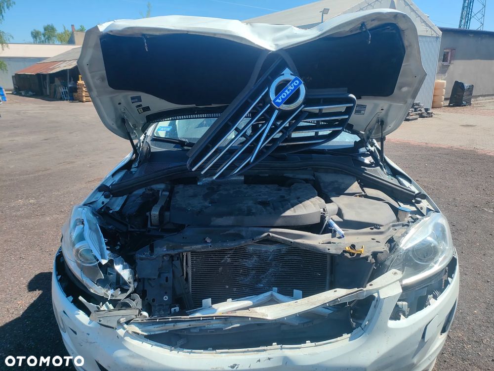 Volvo XC 60 D4 AWD Momentum - 8