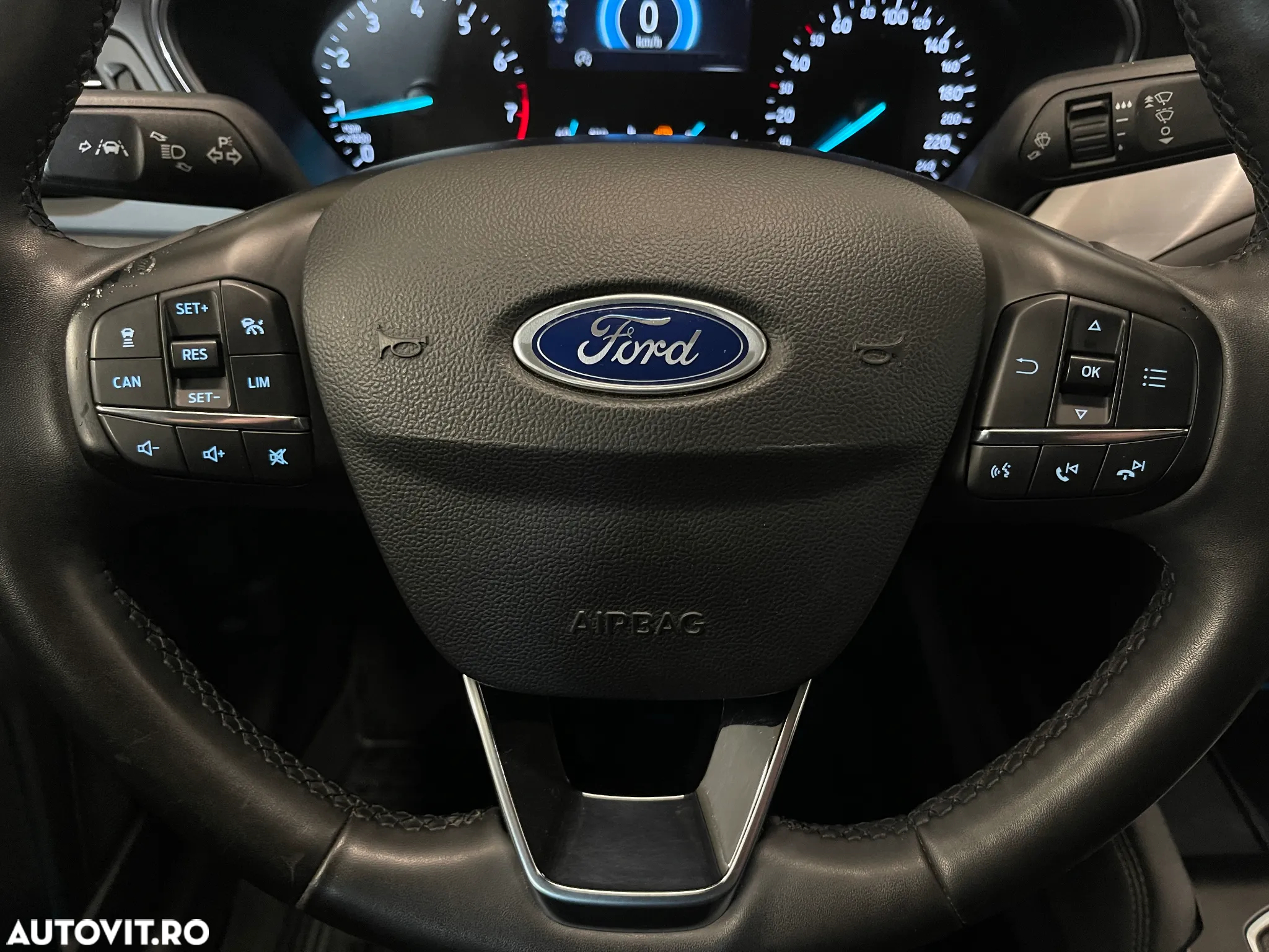Ford Focus 1.0 EcoBoost Trend Edition - 25