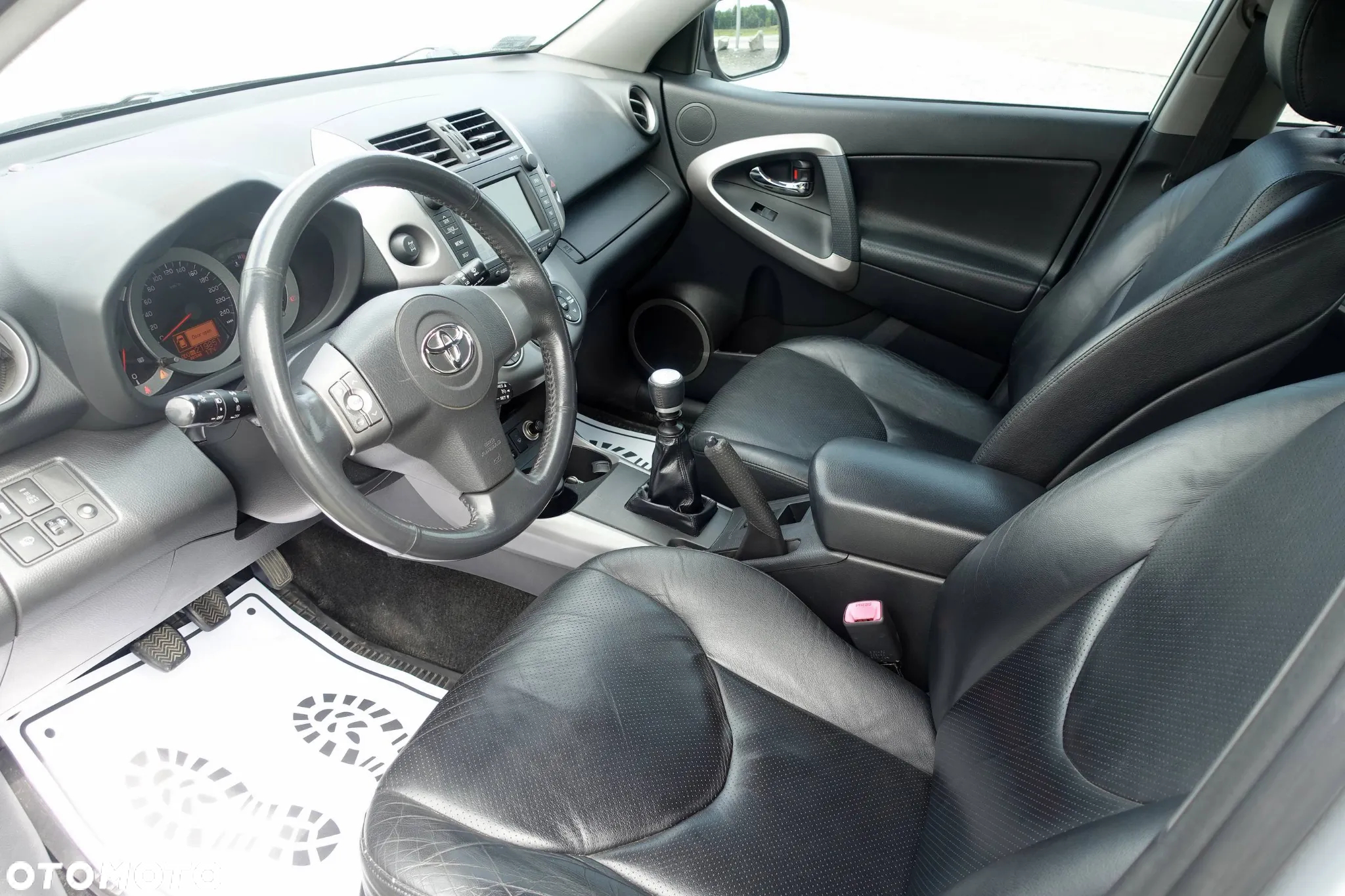 Toyota RAV4 2.2 D-CAT Premium - 9