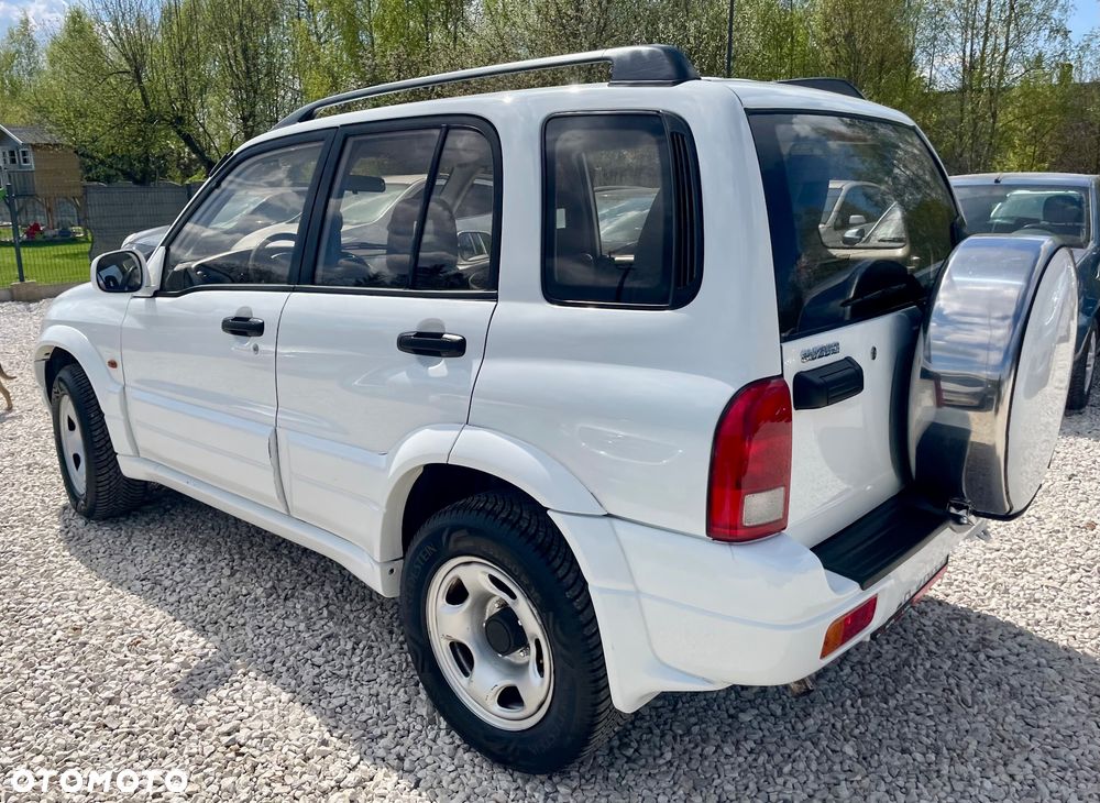 Suzuki Grand Vitara 2.0 Club - 16