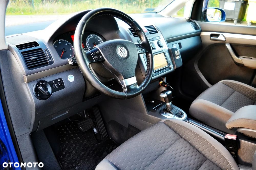 Volkswagen Touran 2.0 TDI DSG United - 10