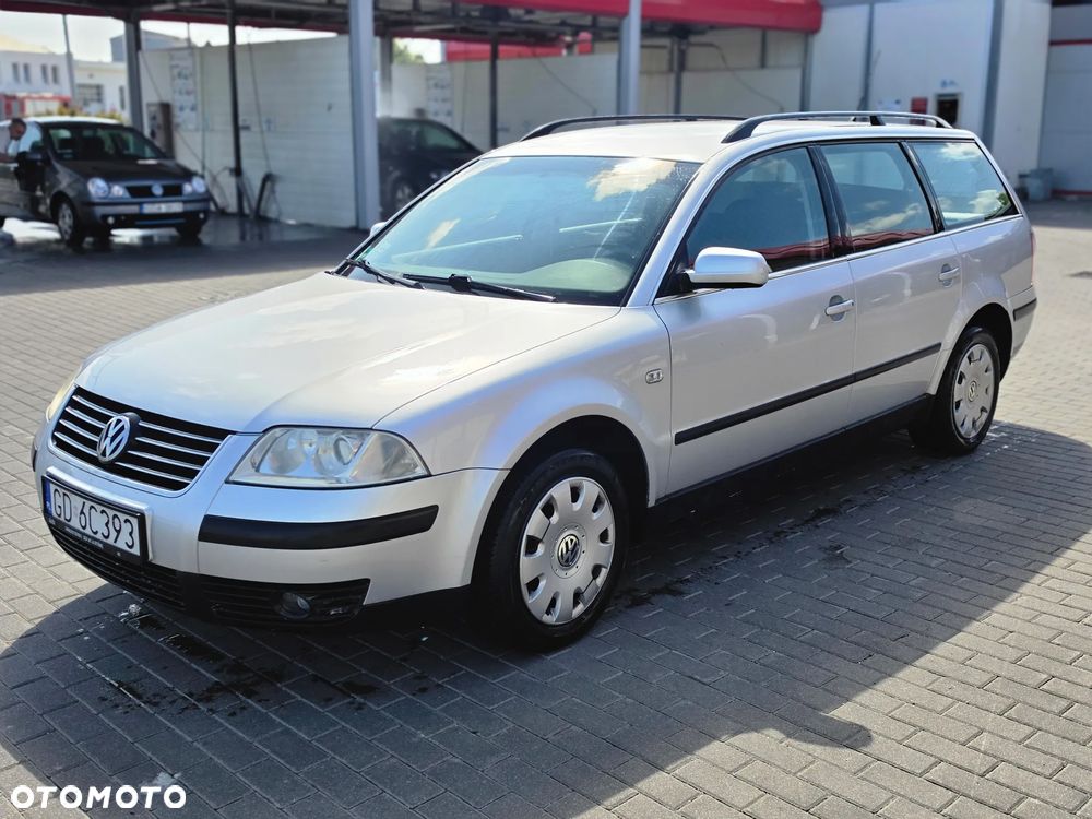 Volkswagen Passat - 1