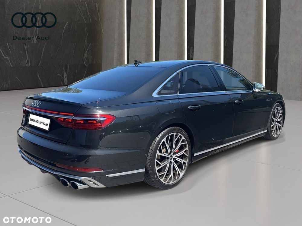 Audi S8 - 7