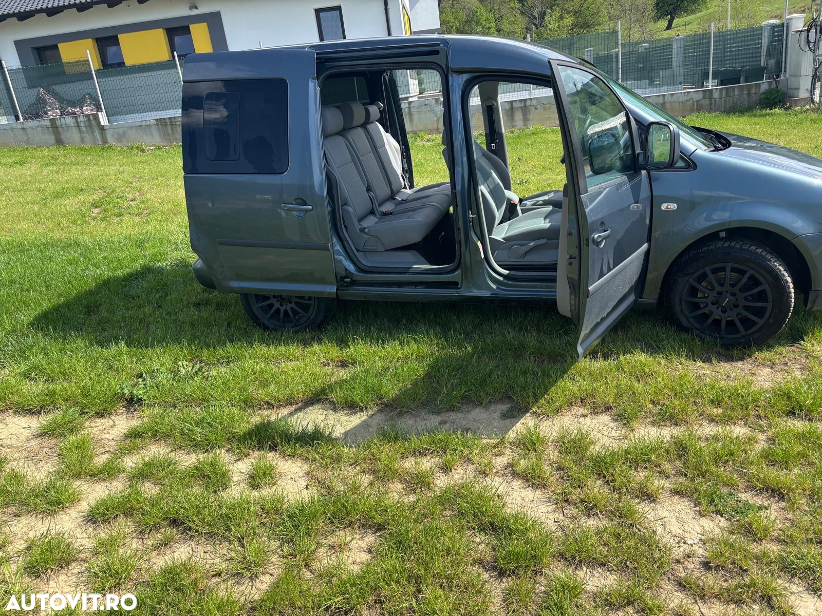 Volkswagen Caddy 1.9 TDI DPF DSG Familie (7-Si.) - 2
