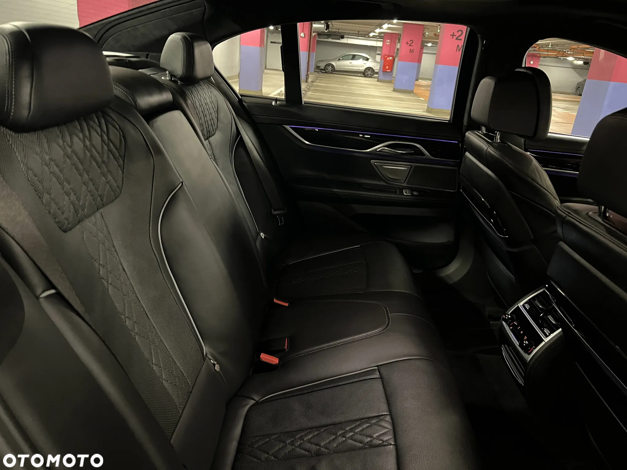BMW Seria 7 750i xDrive - 21