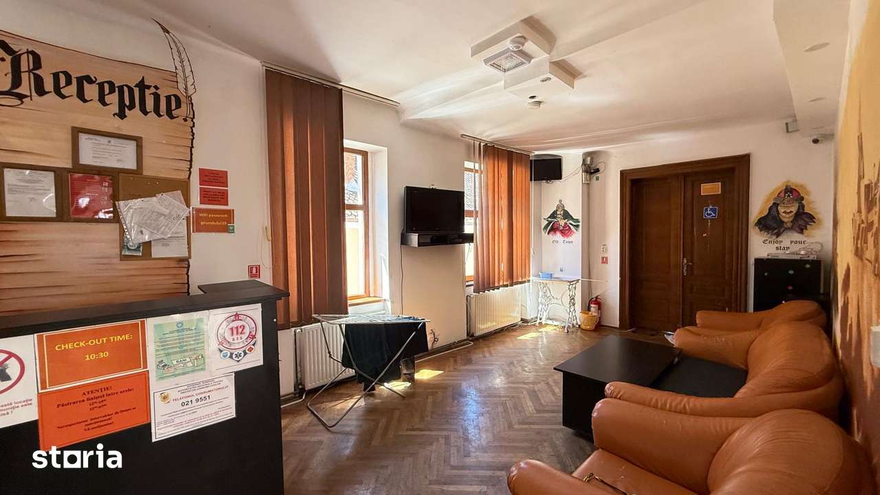 Afacere la cheie! De vanzare Casa singur in curte Centrul Istoric - Imagine principală: 2/13