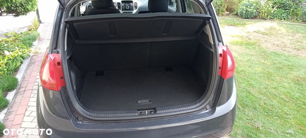 Kia Venga 1.4 L - 11