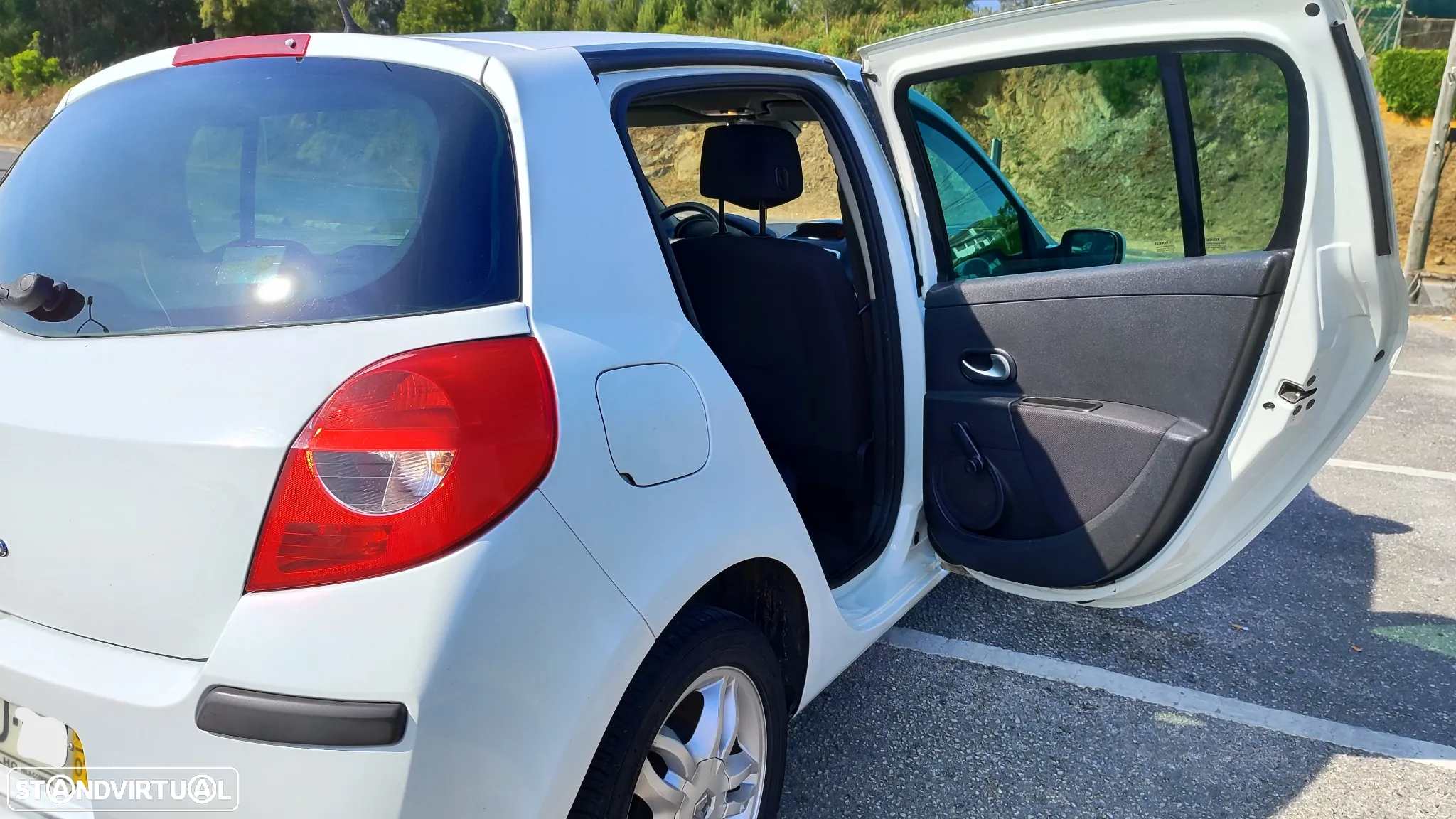 Renault Clio 1.5 dCi Dynamique S - 10