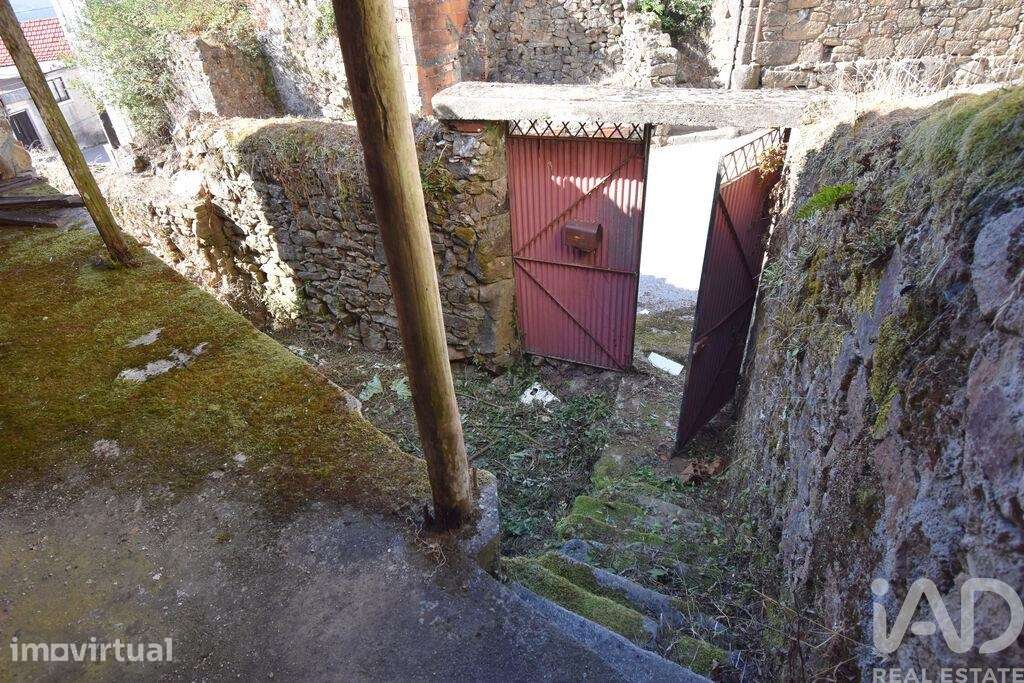 Casa de aldeia T2 em Vila Nova de 250,00 m2 - Grande imagem: 4/26