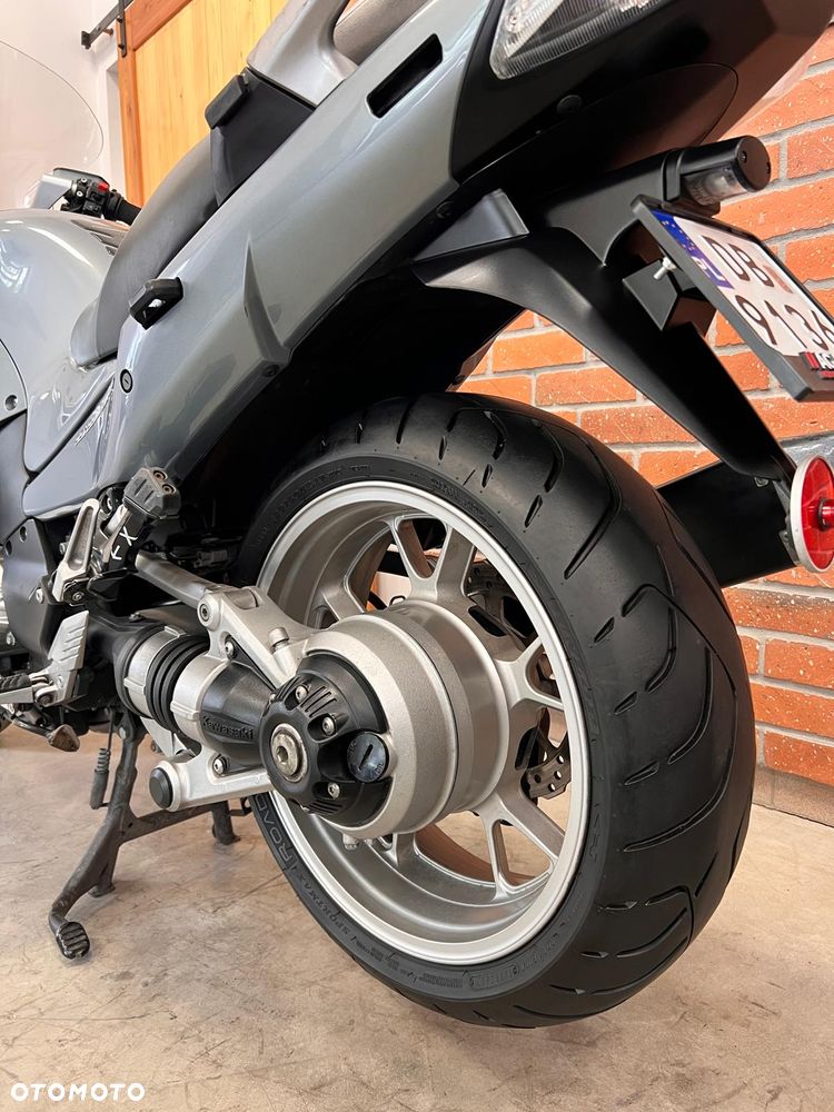 Kawasaki GTR - 15