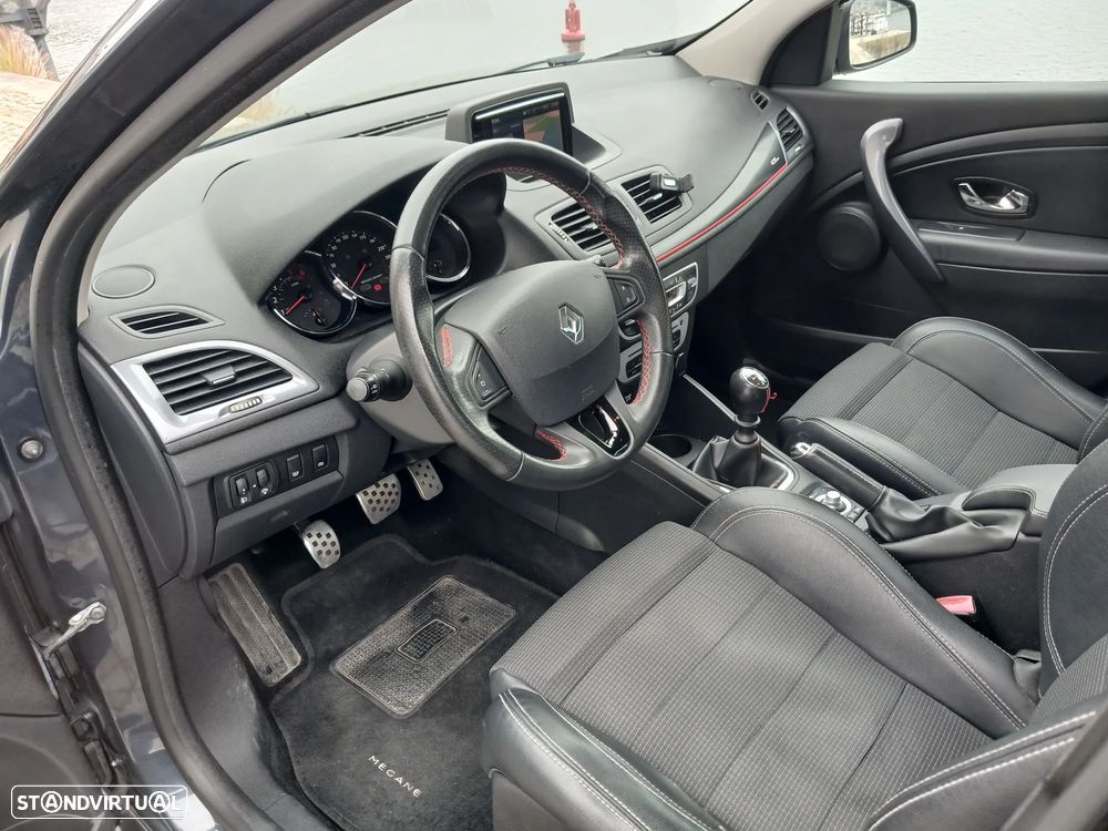 Renault Mégane Sport Tourer 1.5 dCi GT Line J18 - 29