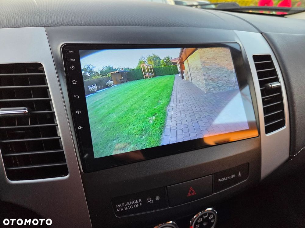 Mitsubishi Outlander - 21