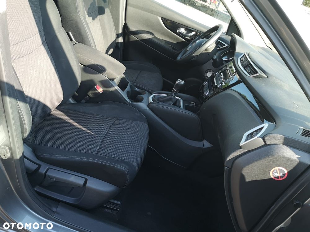 Nissan Qashqai 1.2 DIG-T N-Connecta EU6 - 25