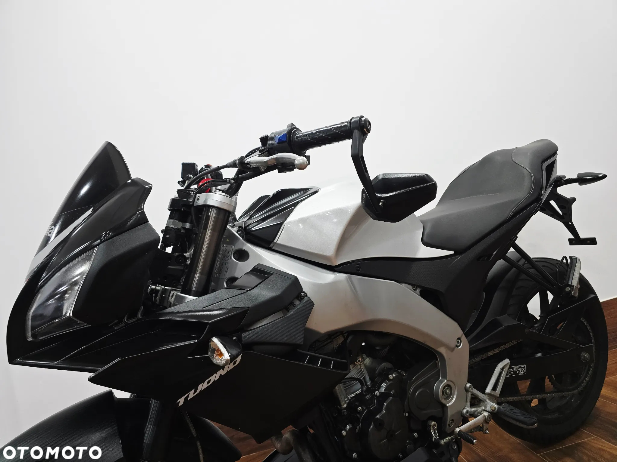 Aprilia Tuono - 4