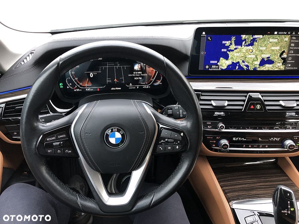 BMW Seria 5 520i GPF Luxury Line sport - 16