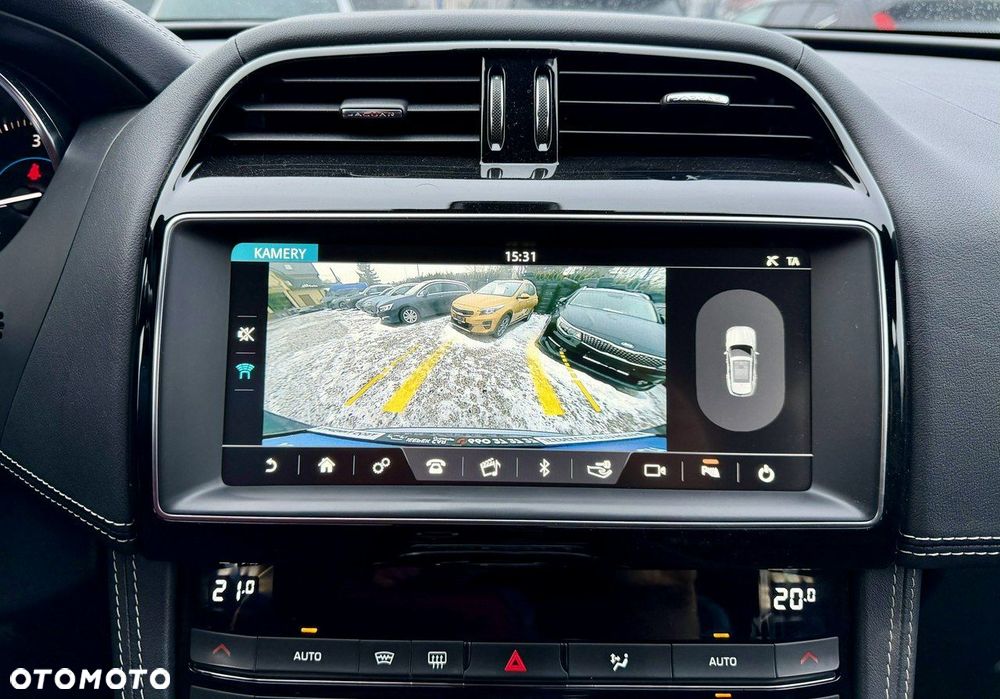 Jaguar F-Pace 25d AWD R-Sport - 34