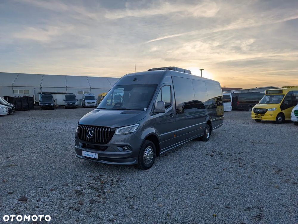 Mercedes-Benz Sprinter 519 - 12