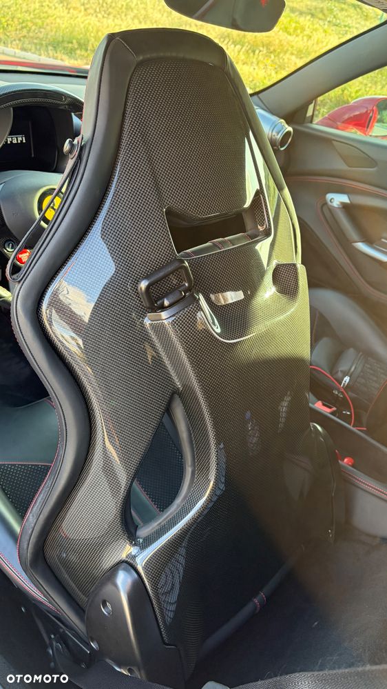 Ferrari F8 Tributo - 32